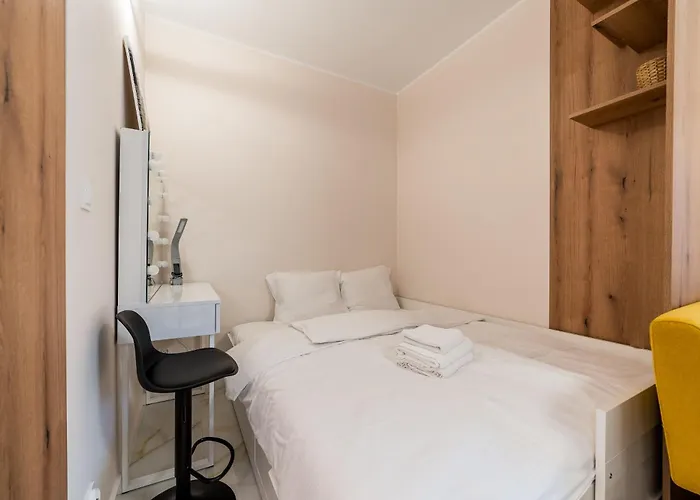 Posnania Comfort By Bookinghost Apartment